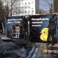 Novosibirske protestavo apie 2 000 žmonių su plakatais: „Ne - korupcijai"