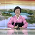 Šiaurės Korėjos „rožinė dama“: naujienų pranešėja ketina paskelbti pasaulio pabaigą