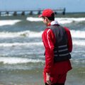 Šventojoje iš jūros ištrauktas neblaivus poilsiautojas taip „padėkojo“ gelbėtojui, kad prireikė policijos pareigūnų
