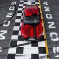 Lenktynininką aplenkęs „Audi“ robotas ateityje taps vairuotoją pakeisiančiu pagalbininku