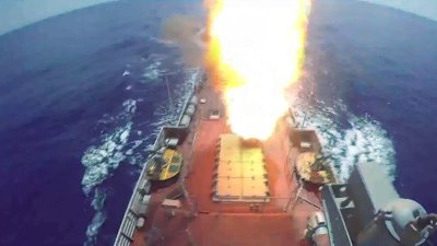 Rusijos karo laivai Viduržemio jūroje atakavo taikinius Sirijoje sparnuotosiomis raketomis