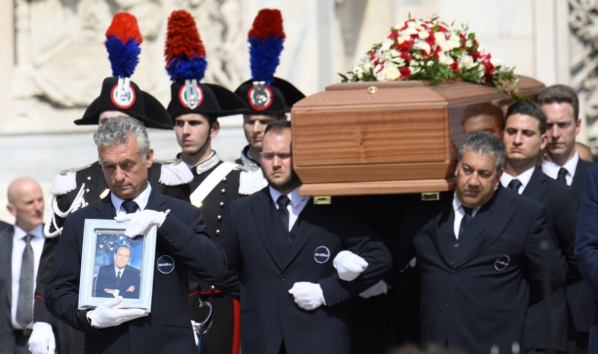 S. Berlusconi laidotuvės