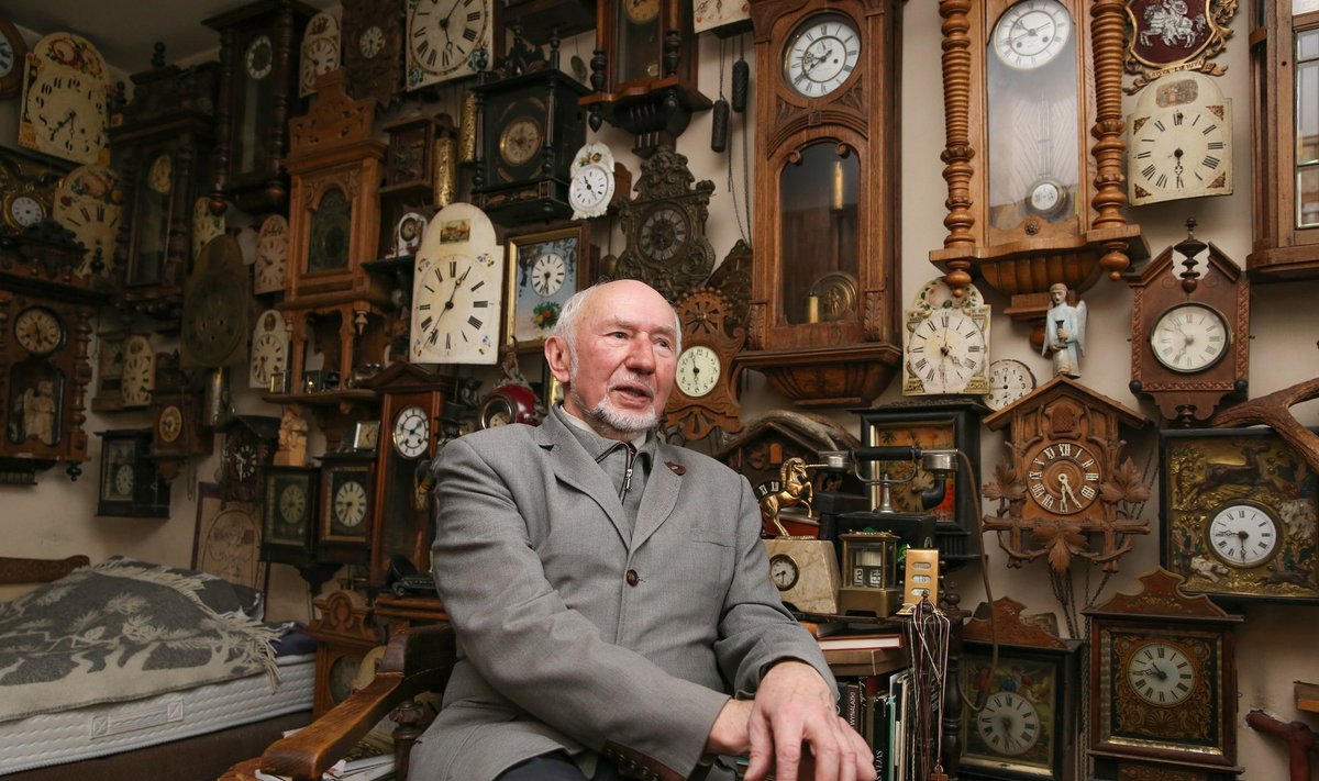 Fizikos mokslų daktaras, etnologijos profesorius Libertas Klimka savo namuose Vilniuje.