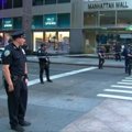 Niujorke mėsos kapokle ginkluotas vyras sužeidė policininką ir buvo pašautas