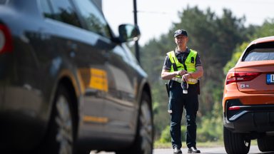 Vairuotojų laukia nauji policijos patikrinimai: stabdys kiekvieną savaitę, gresia techninės apžiūros naikinimas ir bauda iki 600 eurų