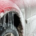 Ką daryti, jeigu užšalo automobilio durelės: padės 6 patarimai