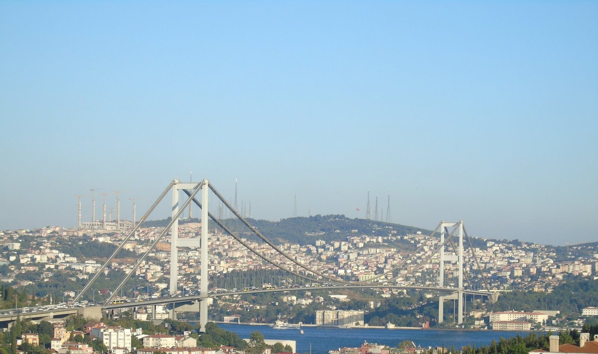 Tiltas iš Europos į Aziją. Stambulas, Turkija