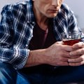 Alkoholizmas: kaip negerti žmogui, sergančiam tokia liga, kuri valdo visus jo veiksmus ir gyvenimą?