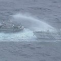 Japonijos ir Taivano pakrančių sargybos laivai čaižė vienas kitą vandens patrankomis prie ginčijamų salų