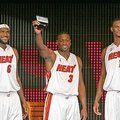 Lebronas Jamesas pirmą kartą pasirodė su „Miami Heat“ komandos apranga