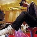 Kojų pirštais grojantis pianistas iš Kinijos ruošiasi pasauliniam turui