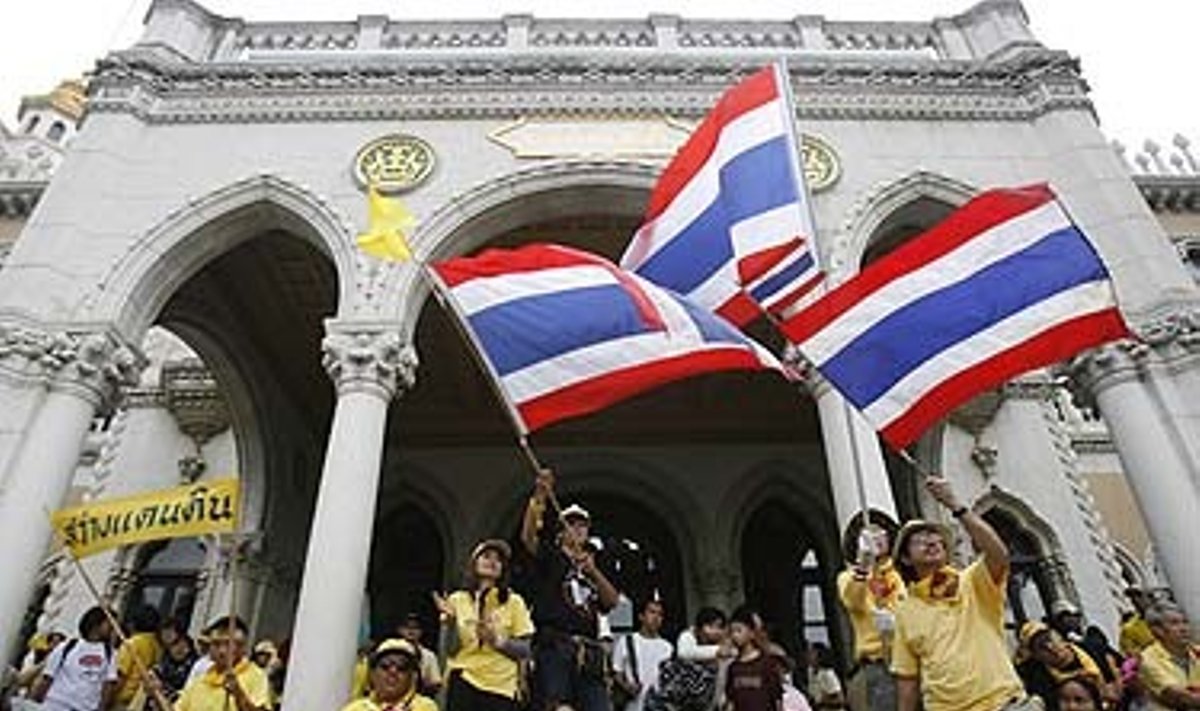 Protestuotojai prie Tailando vyriausybės pastato