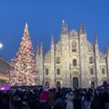 Prie Milano katedros įžiebta Kalėdų eglė