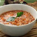 Sočioji lęšių sriuba, itin tinkanti po persivalgymų