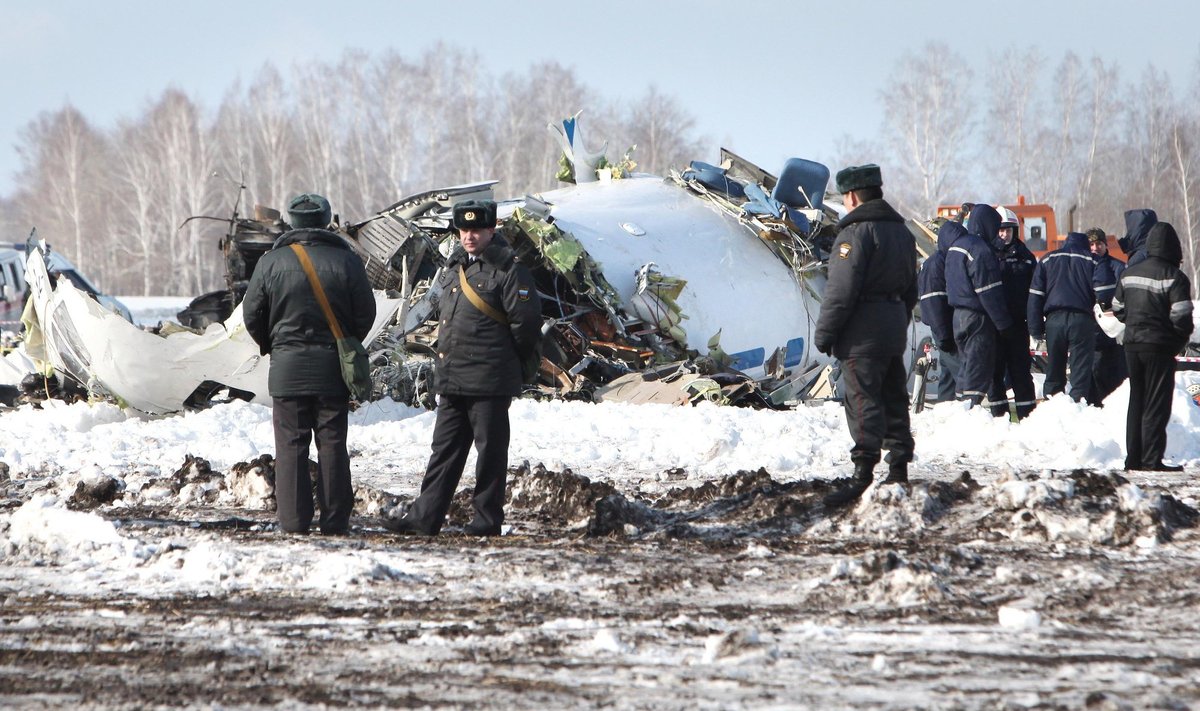 Sibire sudužo "UTair" lėktuvas