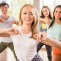 Nuotaikinga „Dance workout“ treniruotė pradedantiesiems