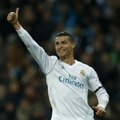 Messį pranokęs Ronaldo laimėjo penktą „Ballon d'Or“ apdovanojimą