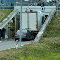 Kaune, tunelyje prie prekybos centro „Mega“, įstrigo sunkvežimis