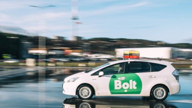 „Bolt“ reikalaus iš užsieniečių vairuotojų bazinių anglų kalbos žinių