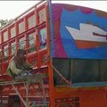 Pakistano sunkvežimių tapybos menas keliasi į dangų