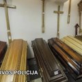 Klaipėdos kriminalistai apsilankė laidojimo paslaugų įmonėse: atlikta 60 kratų, nustatyta 19 įtariamųjų