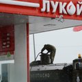 Rusijos šiaurėje užsiliepsnojo didelė naftos perdirbimo įmonė