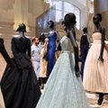 Didžiausioje „Dior“ parodoje – išskirtinis spindesys ir duoklė mados namų istorijai