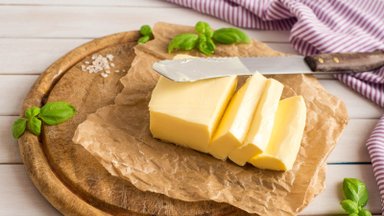 Sviestas ar margarinas? Dietistė pataria: ką geriausia tepti ant duonos, ant ko sveikiausia kepti ir kaip nesuklysti renkantis paros dozę