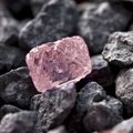 Didžiausių kalnakasių „BHP Billiton“ nebedomina deimantai