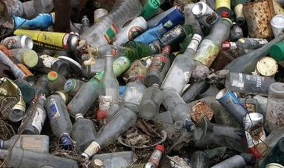 Šiukšlės, sąvartynas, plastikiniai buteliai