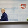 D.Grybauskaitė: atlyginimų augimas valstybės tarnautojams jau galimas