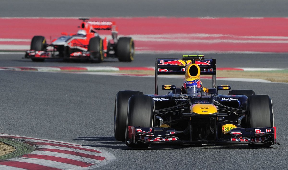 "Formulės-1" automobilių bandymai Barselonos trasoje 
