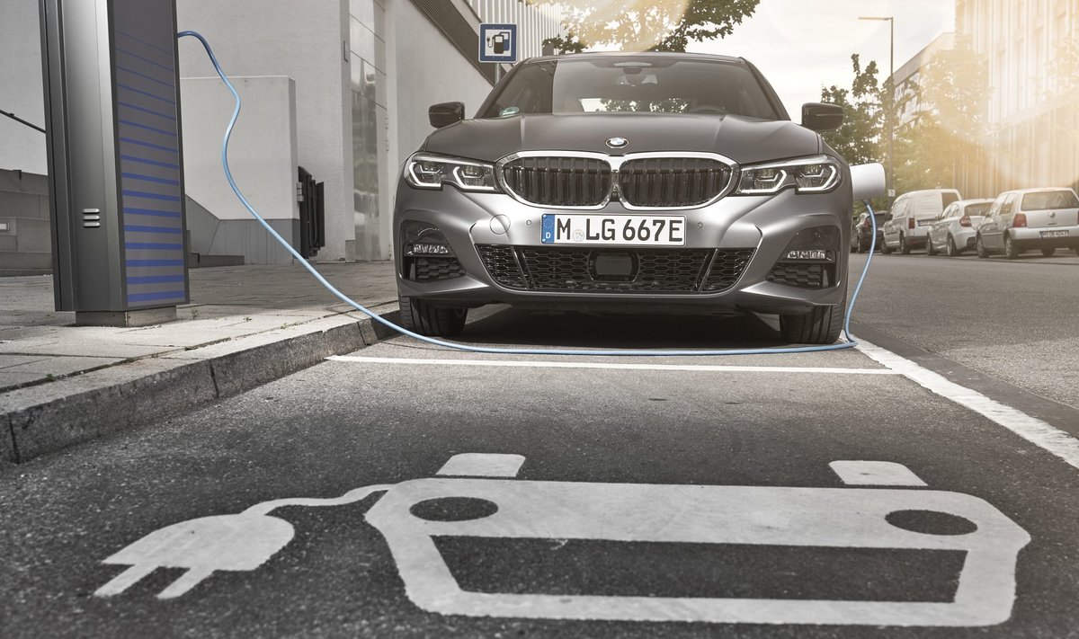 Elektrifikuoti BMW modeliai
