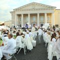 Vilnių užliejo gurmaniškos elegancijos šventė „Vakarienė baltai“