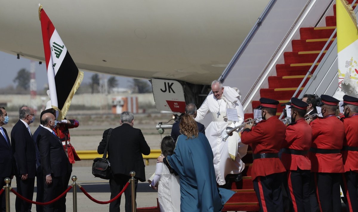 Popiežiaus Pranciškaus lėktuvas nusileido Irake