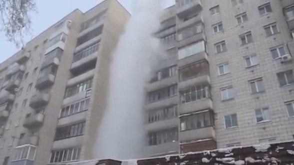 -41ºC speigas Rusijoje: iš 9 aukšto išpiltas verdantis vanduo nepasiekė žemės