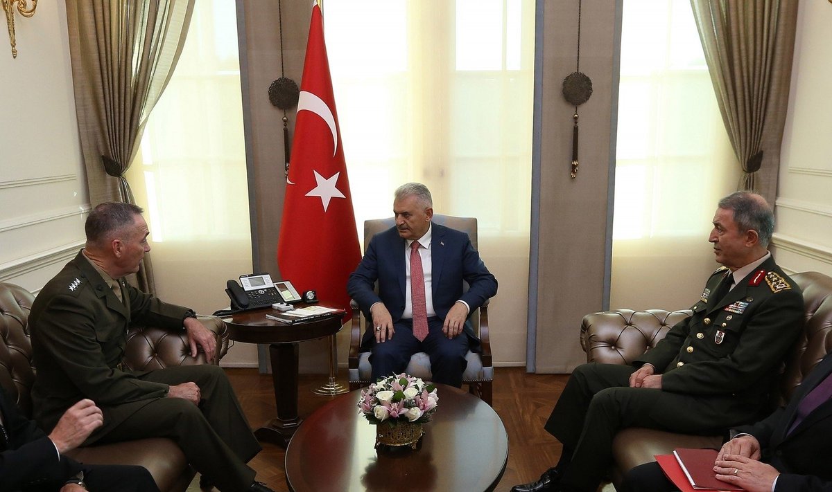JAV ir Turkija surengė pirmąsias derybas po pučo