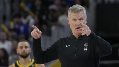 „Warriors“ vedlys Kerras – daugiausiai uždirbantis NBA treneris