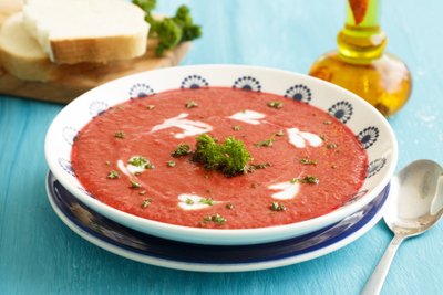 Pomidorų sriuba su plakta grietinėle