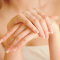 7 priežastys, kodėl jūsų rankos atrodo senos