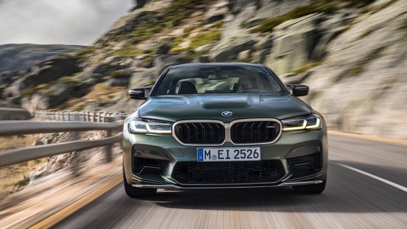 BMW išleis galingiausią M modelį – „BMW M5 CS“: iki 200 km/val. – per 10 sekundžių