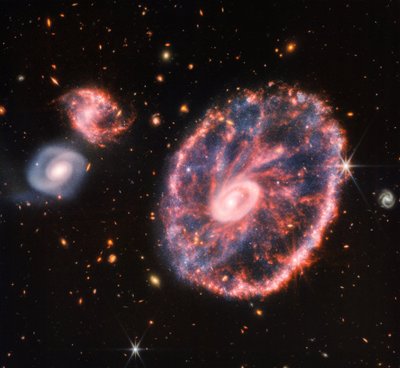 Cartwheel galaktika. NASA/ESA/James Webb nuotr.