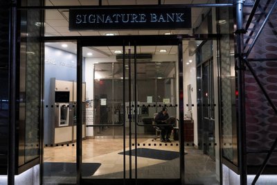 „Signature Bank“