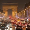 Paryžiuje įžiebtos kalėdinės šviesos