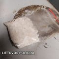 Sutriuškintas dar vienas narkotikų platinimo „taškas“ – policininkai aptiko „kristalų“