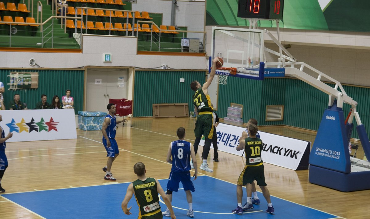 Lietuvos studentų krepšinio rinktinė įsirašė pirmą pergalę universiadoje