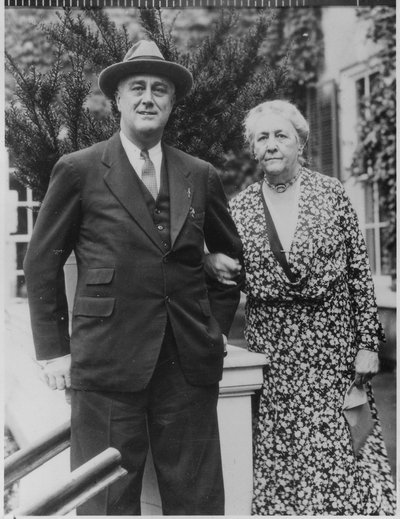 Franklinas Roosveltas ir Sara Delano Roosevelt 