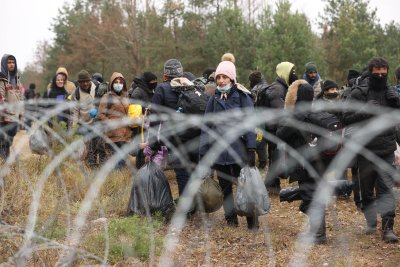 Migrantai iš Baltarusijos Lenkijos pasienyje
