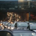 Penktadienio vakare vairuotojai užstrigo sostinės spūstyse: kelininkai įspėja apie permainingas eismo sąlygas