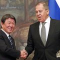 Rusijos ir Japonijos ministrai ieškojo sprendimo nuo karo neišspręstam ginčui dėl salų